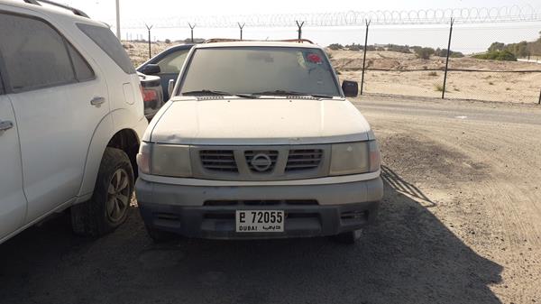 nissan 2400 2004 jn6dd23s64a760235