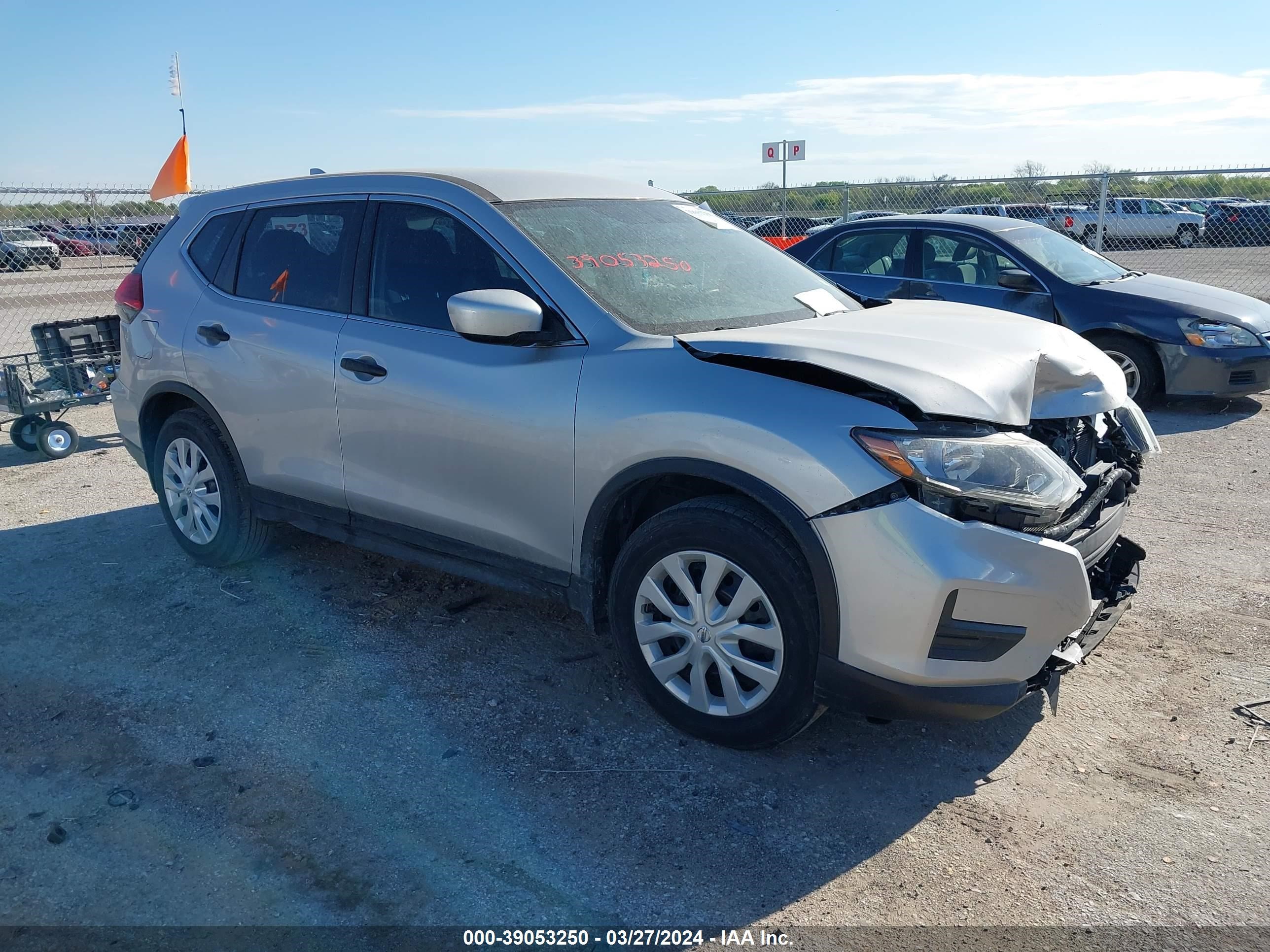 nissan rogue 2017 jn8at2mt5hw139419