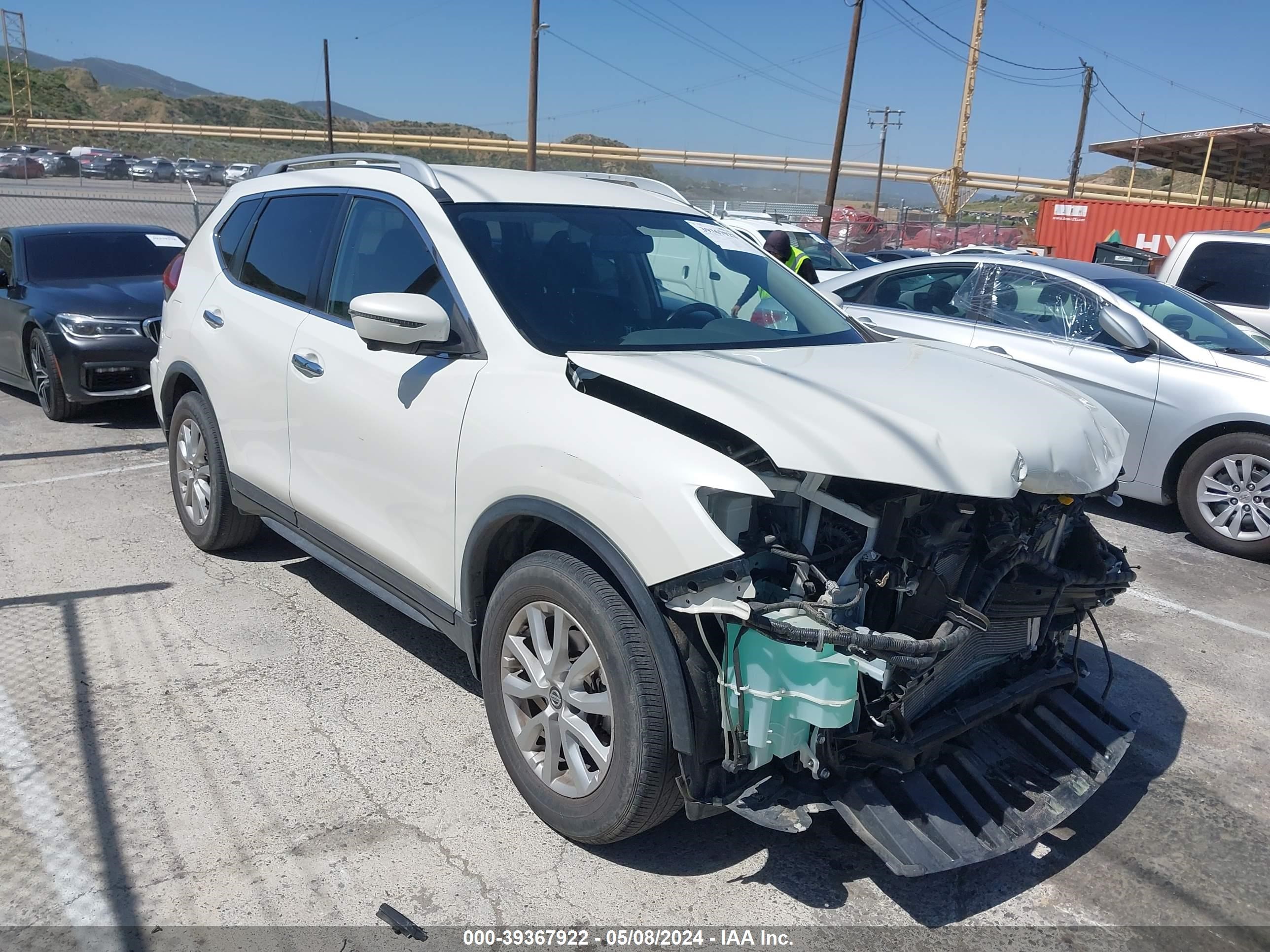 nissan rogue 2018 jn8at2mt5jw492393