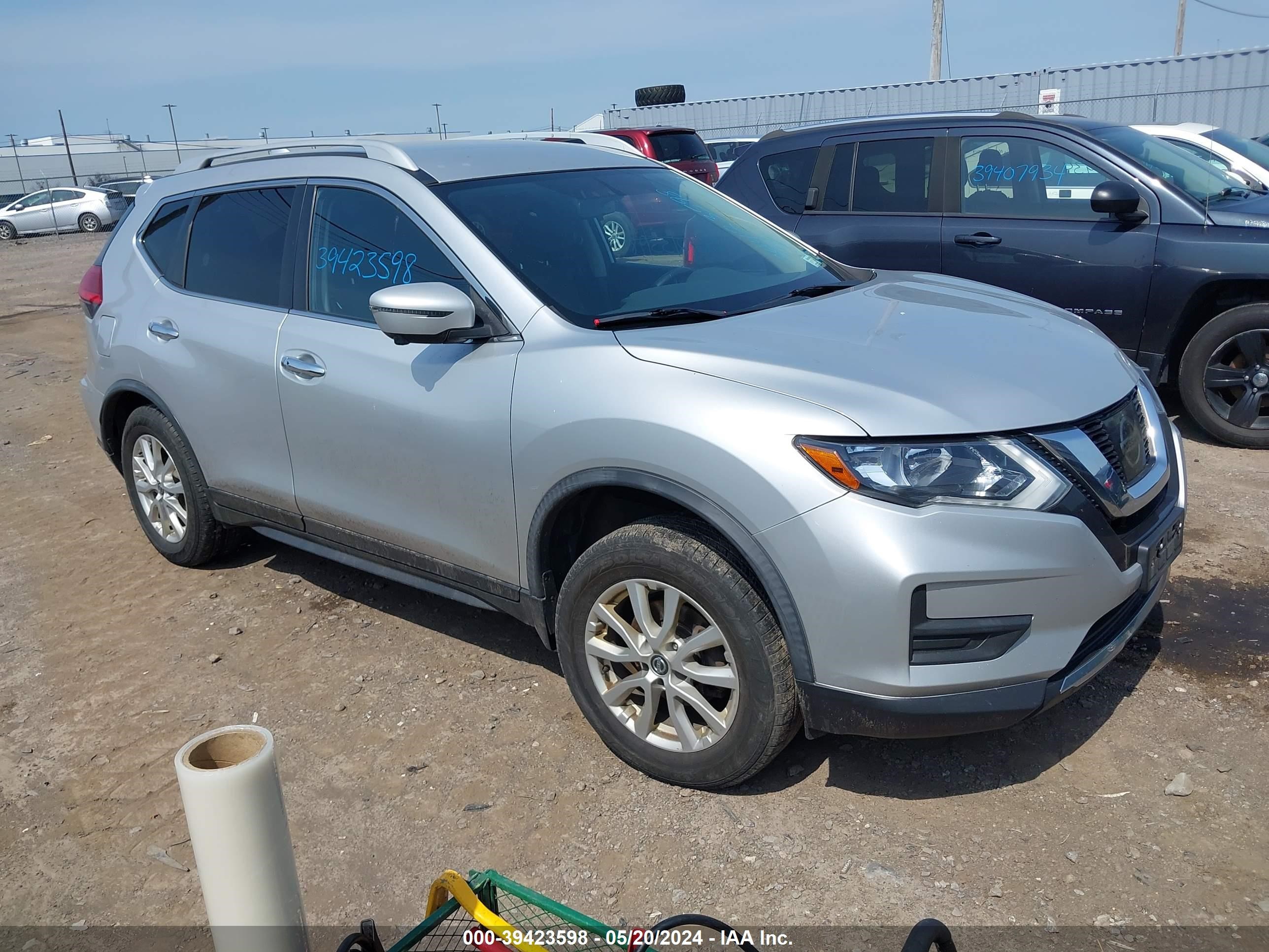 nissan rogue 2017 jn8at2mv0hw277631