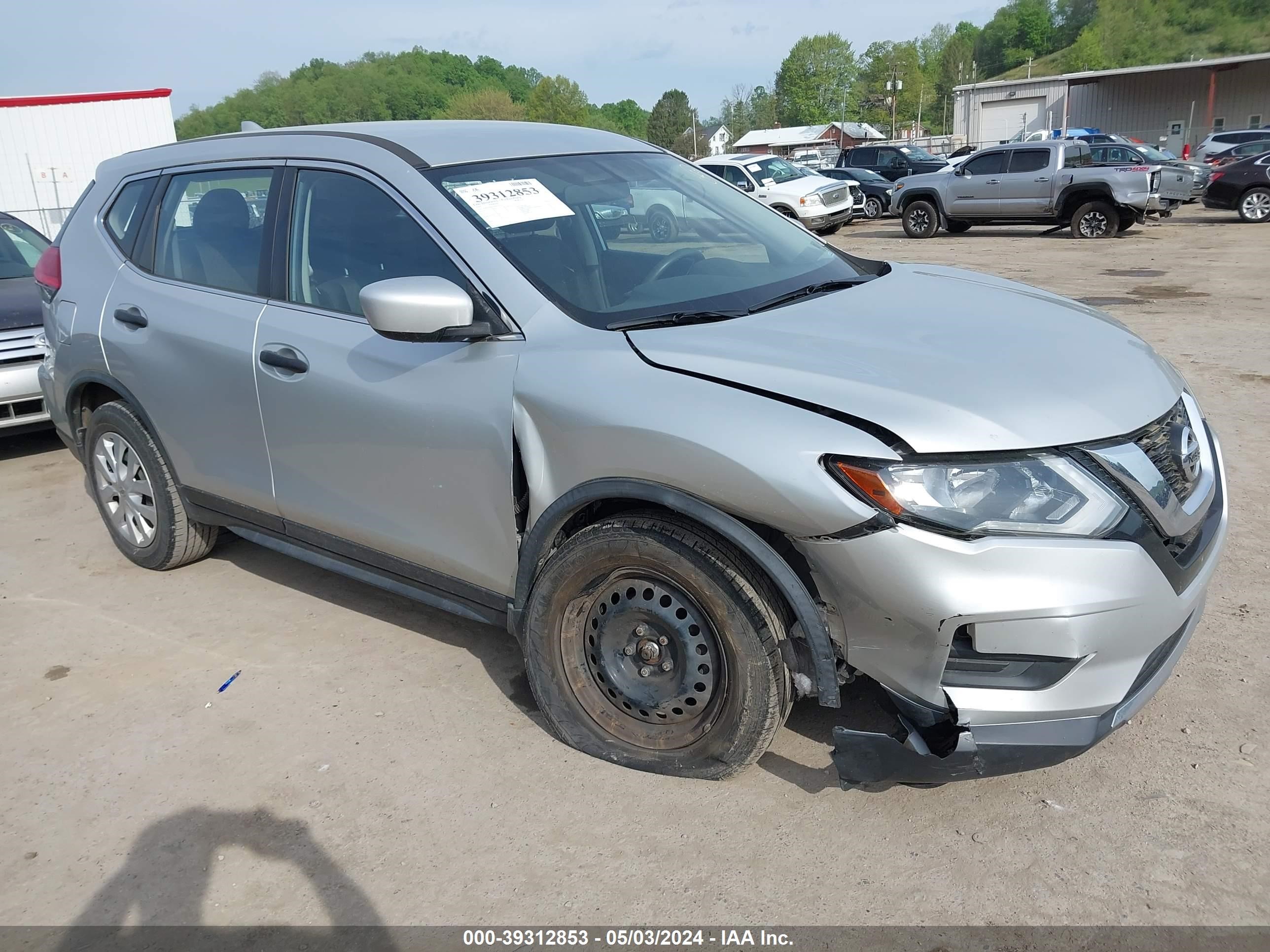 nissan rogue 2017 jn8at2mv1hw261521