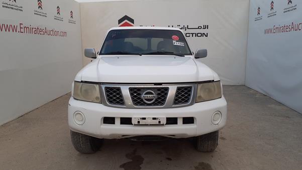 nissan patrol 2008 jn8fy15yx8x568531