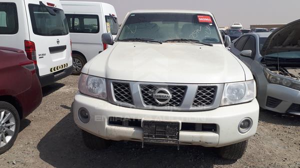 nissan safari 2018 jn8fy1ny9jx029355