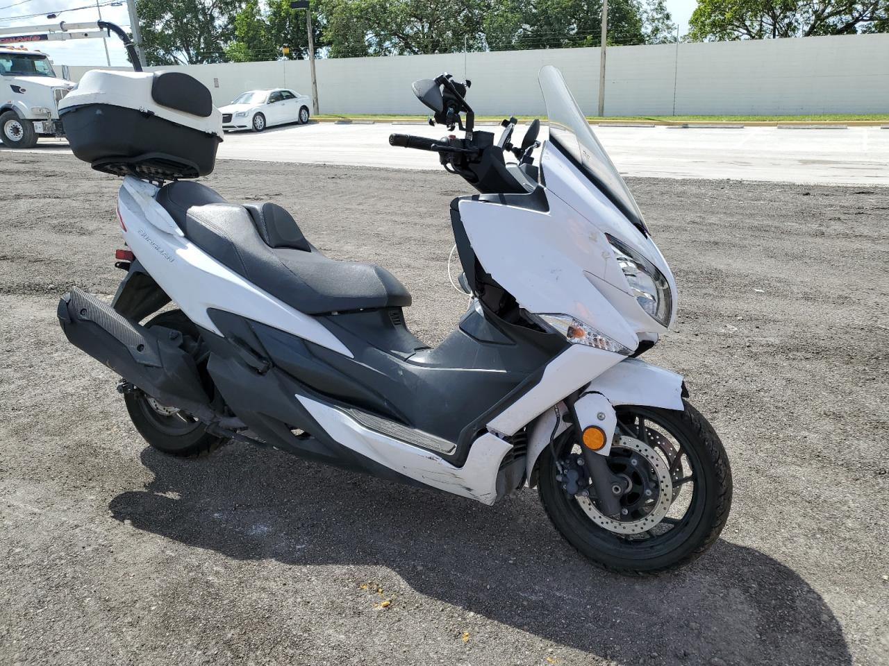 suzuki  2018 js1du11e0j2100072