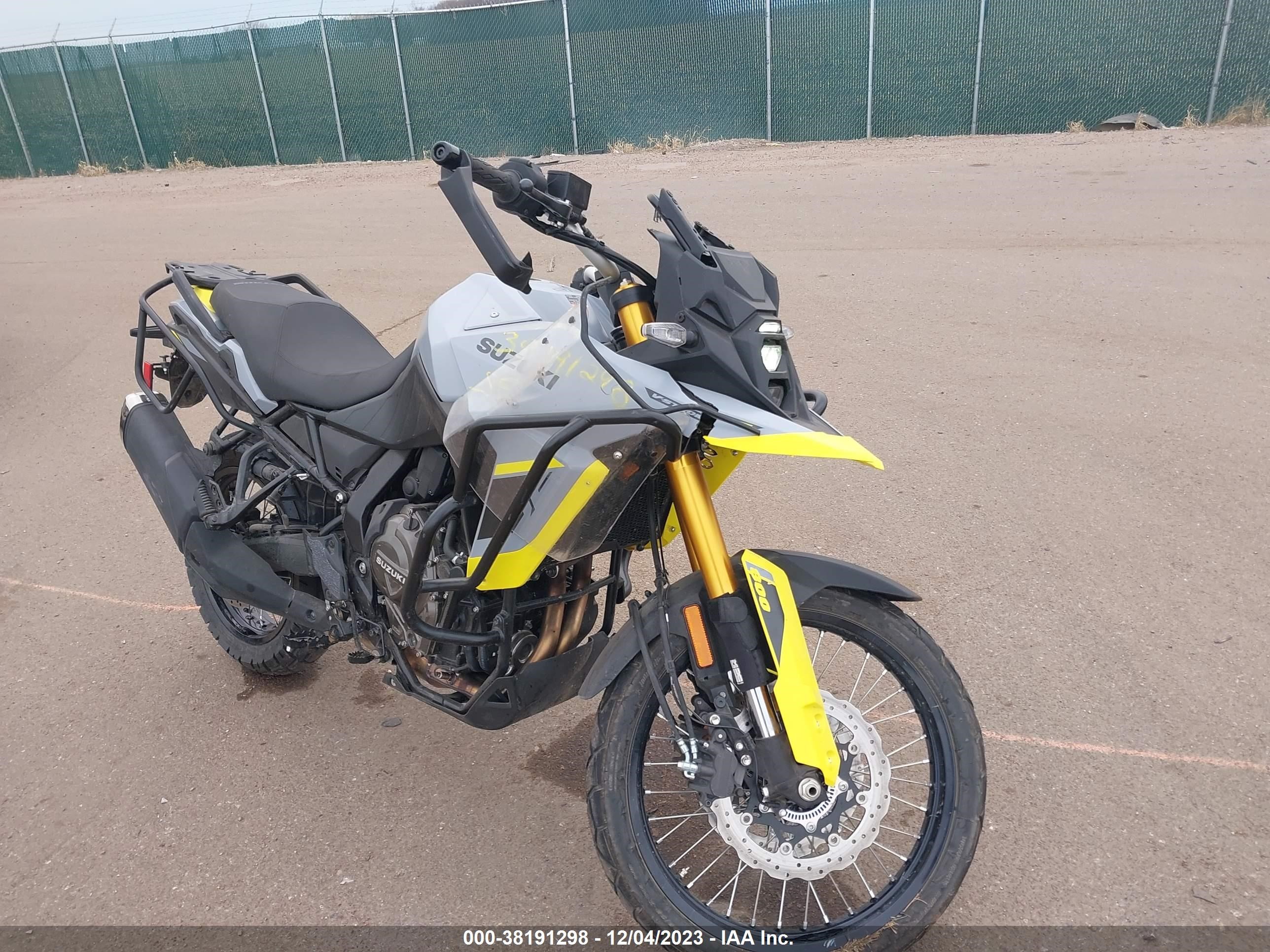 suzuki  2023 js1em12bxp7100603