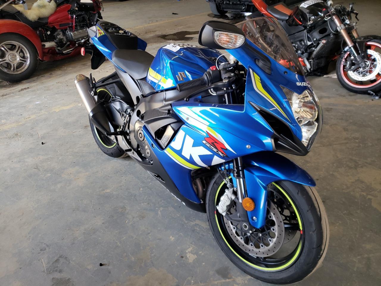 suzuki  2018 js1gn7fa6j2101102