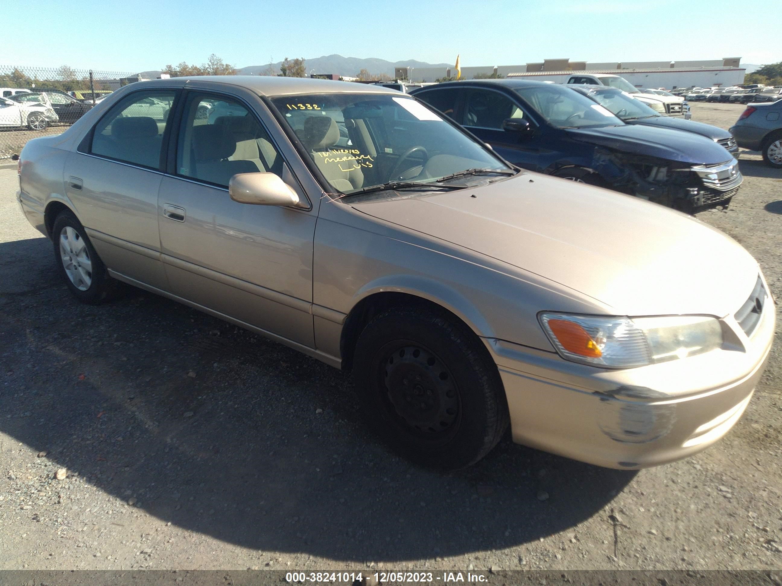 toyota camry 2001 jt2bg22k010568533