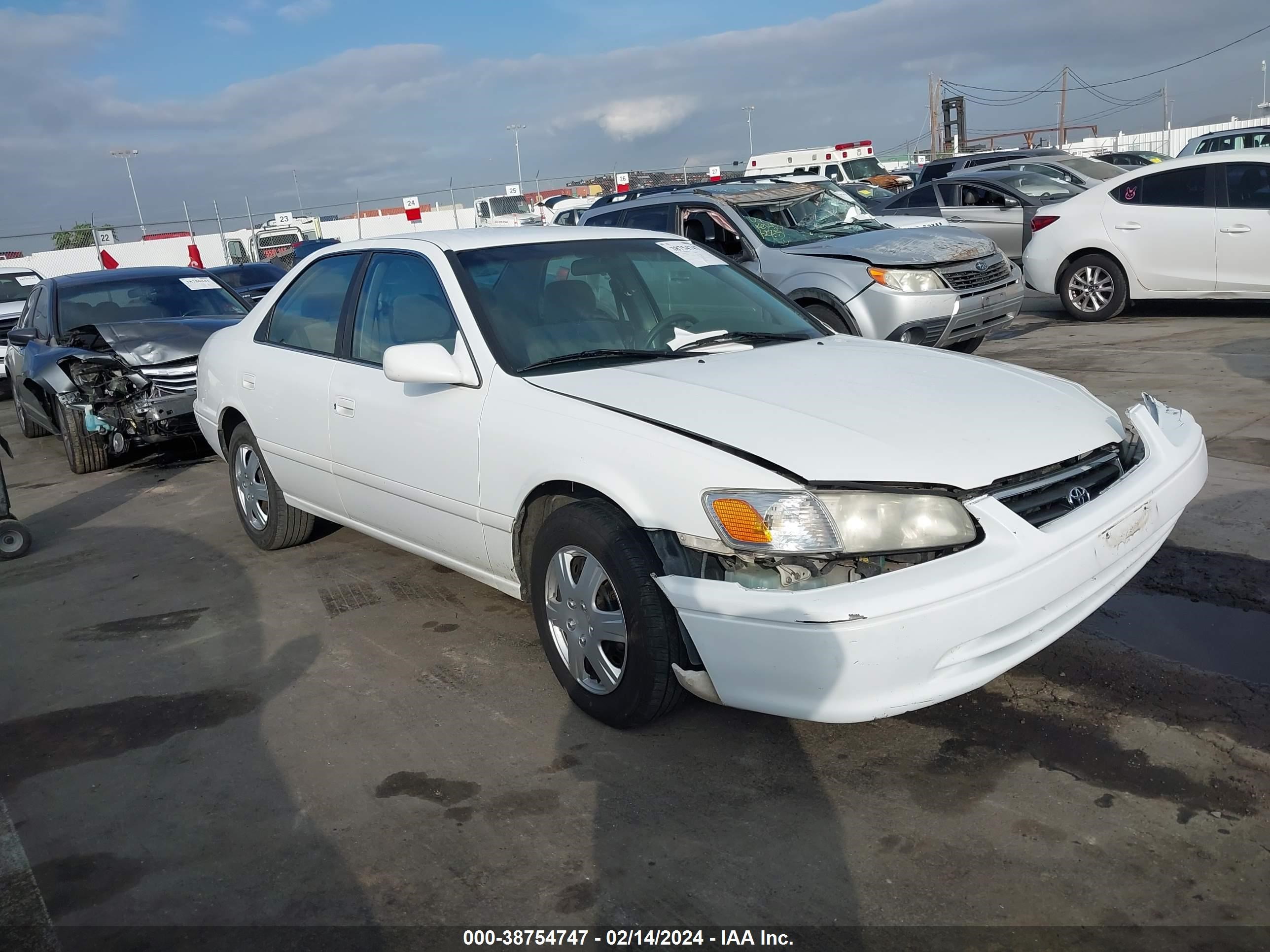 toyota camry 2000 jt2bg22k4y0452875