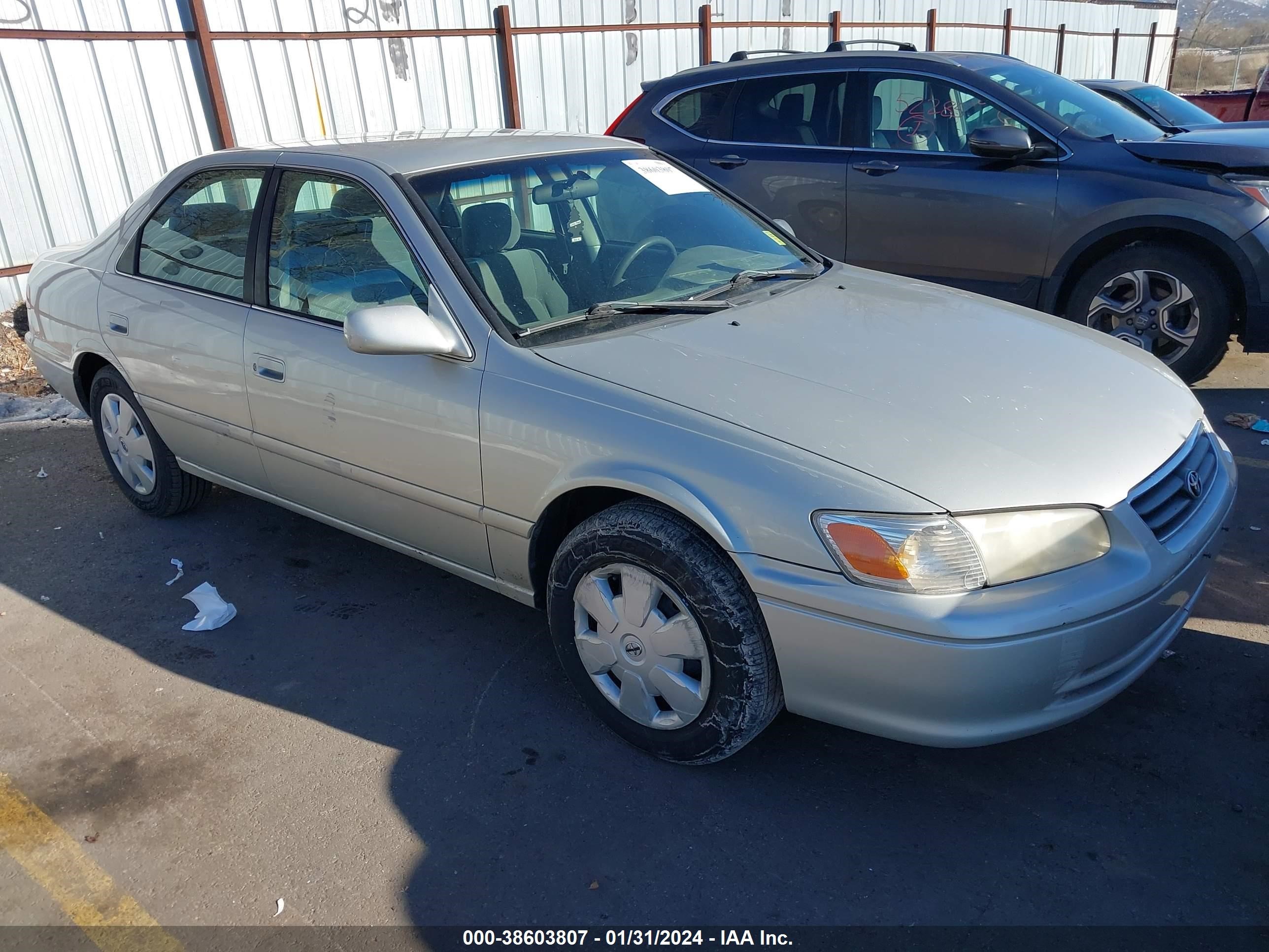 toyota camry 2001 jt2bg22k910604526