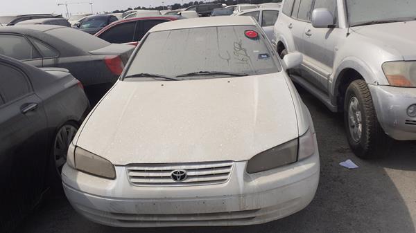 toyota camry 1998 jt2bg22kxw0154439