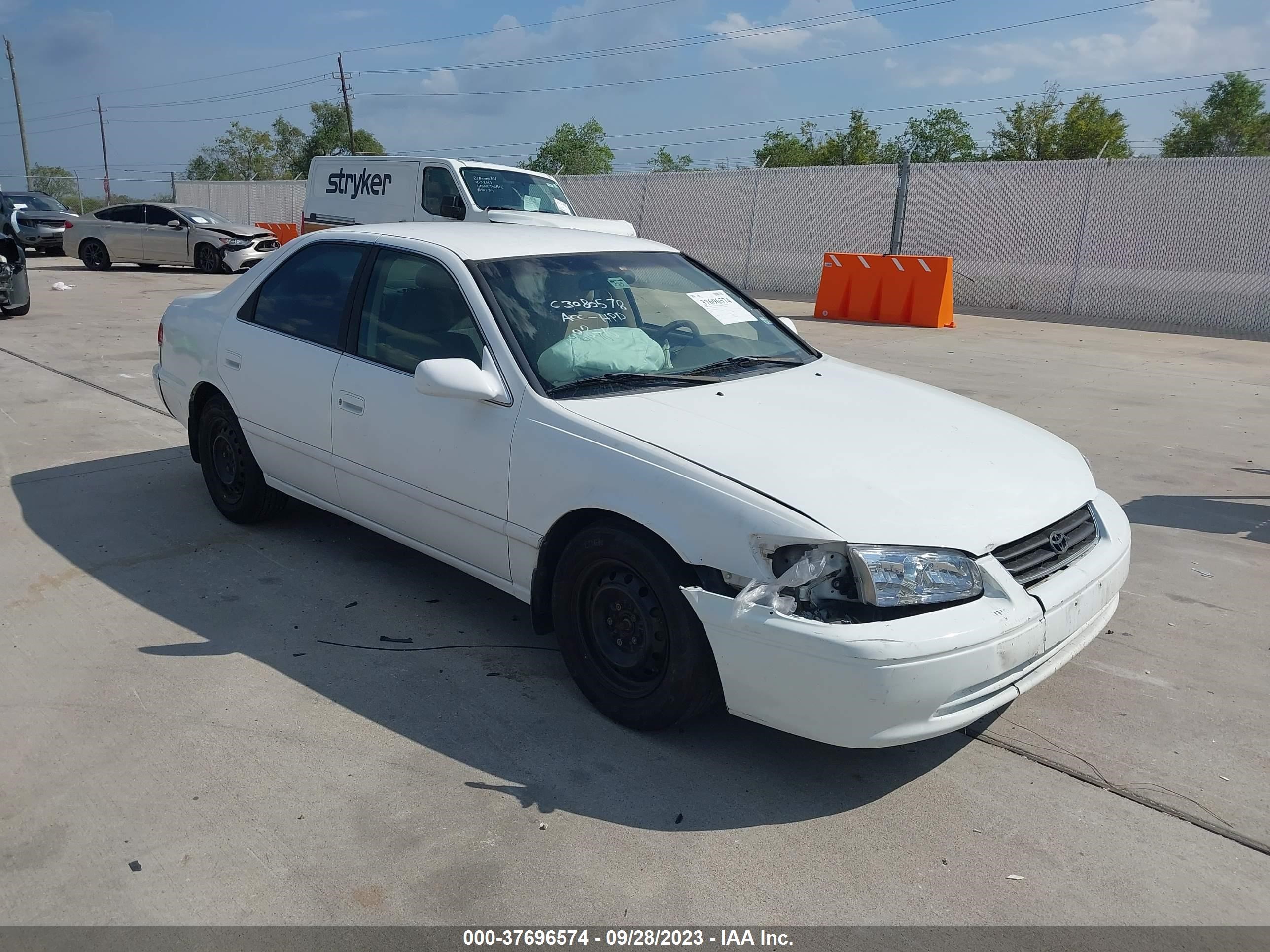 toyota camry 2001 jt2bg28kx10605563