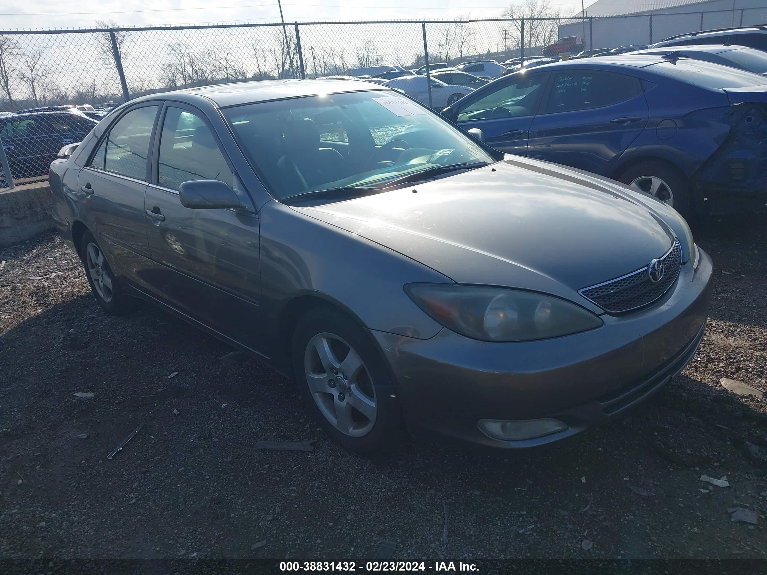 toyota camry 2002 jtdbf30k220037371