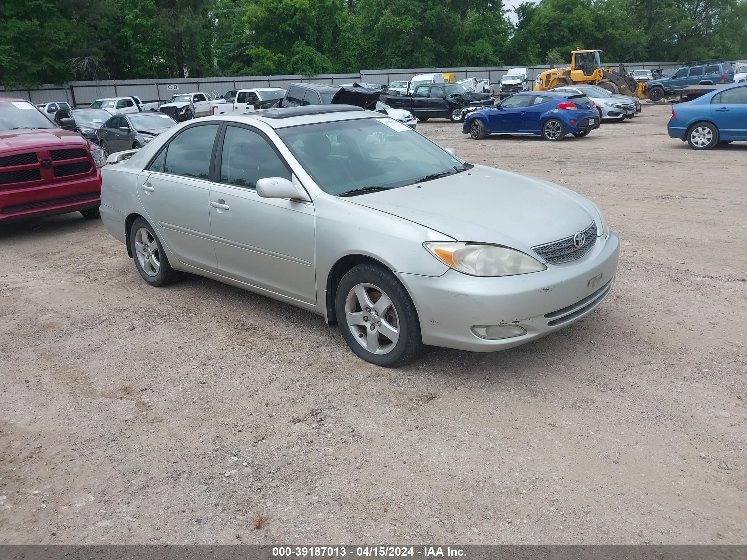 toyota camry 2002 jtdbf30kx20026649