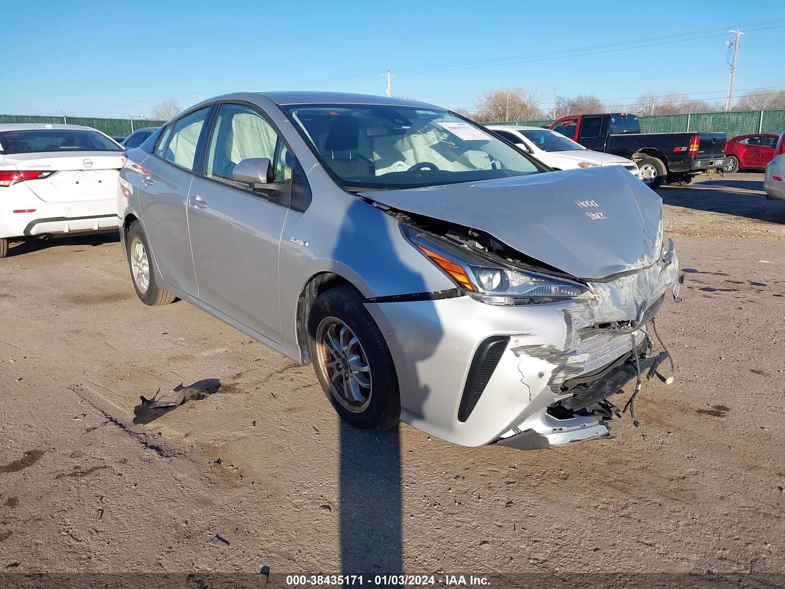 toyota prius 2022 jtdkamfu8n3157515