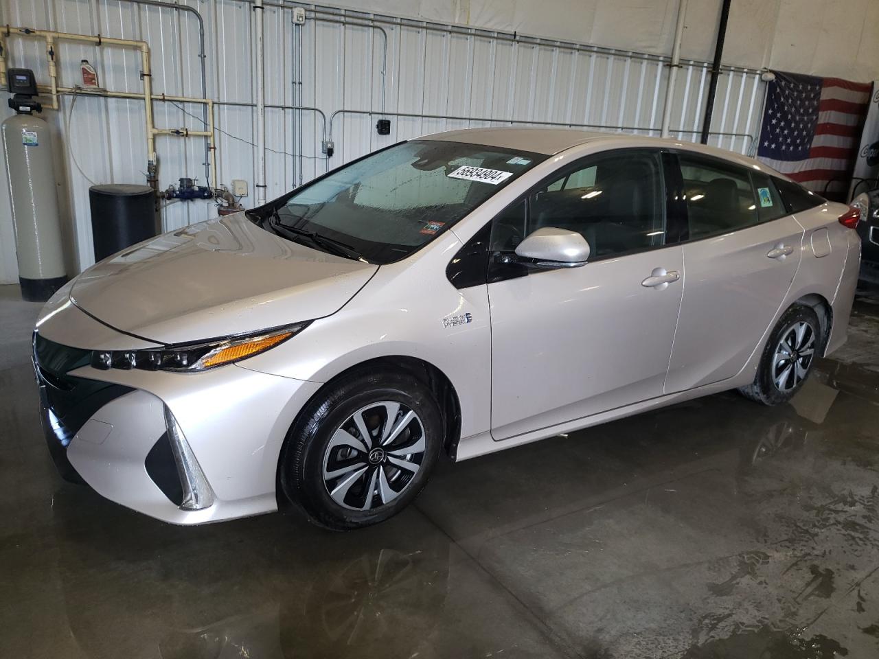 toyota prius 2018 jtdkarfp5j3070043