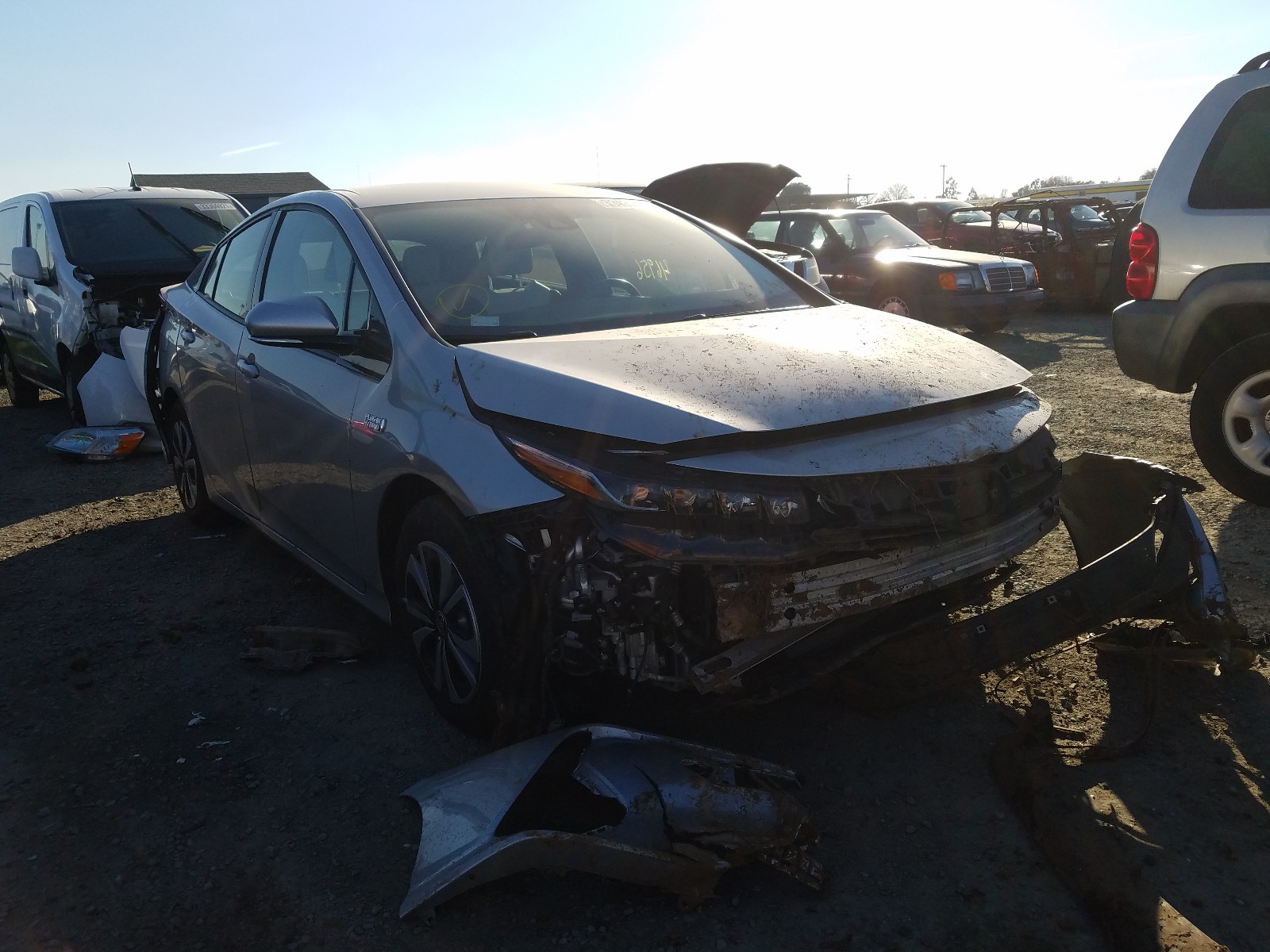 toyota prius prim 2018 jtdkarfpxj3076579