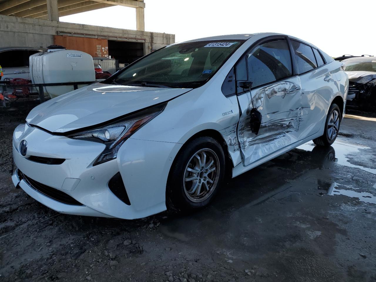 toyota prius 2018 jtdkarfu8j3067658