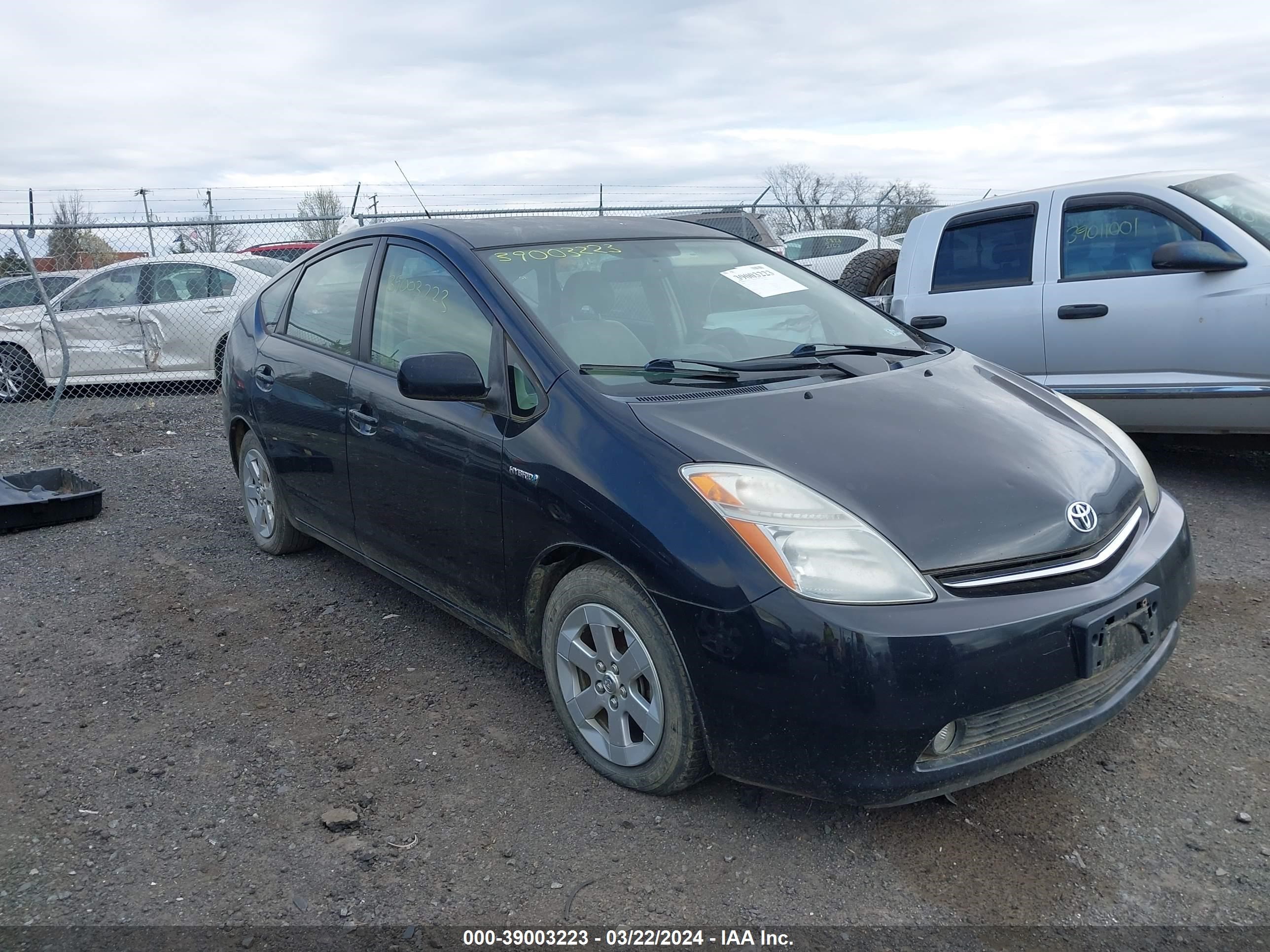 toyota prius 2008 jtdkb20u787717774