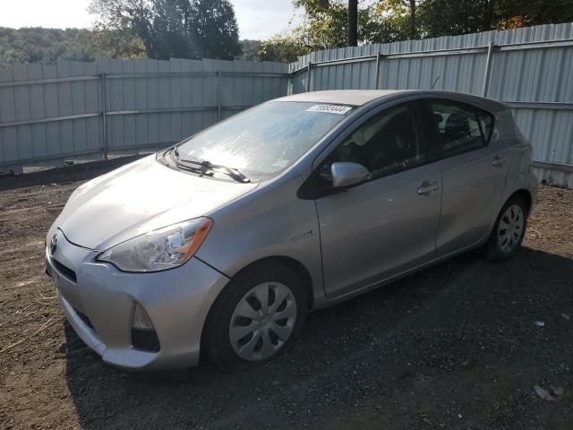 toyota prius c 2014 jtdkdtb31e1071196