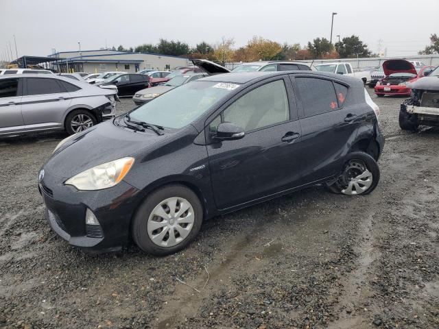 toyota prius c 2014 jtdkdtb32e1060689