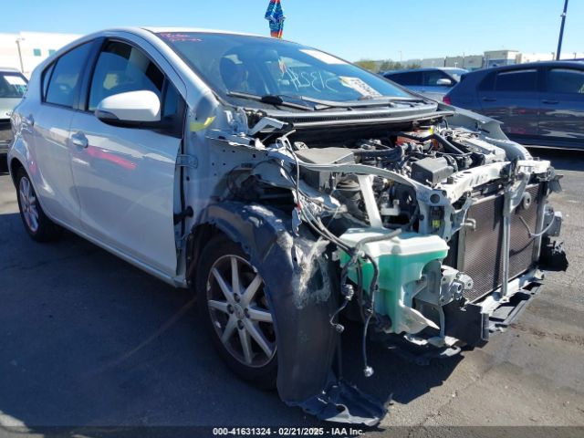 toyota prius c 2015 jtdkdtb32f1094973