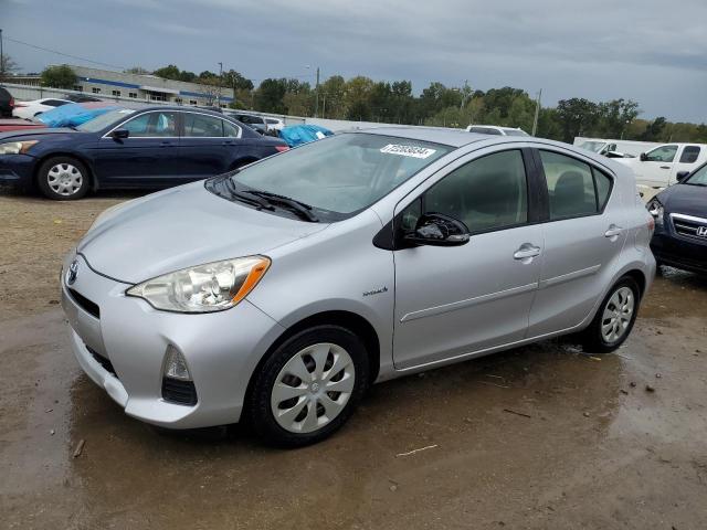 toyota prius c 2013 jtdkdtb37d1539558