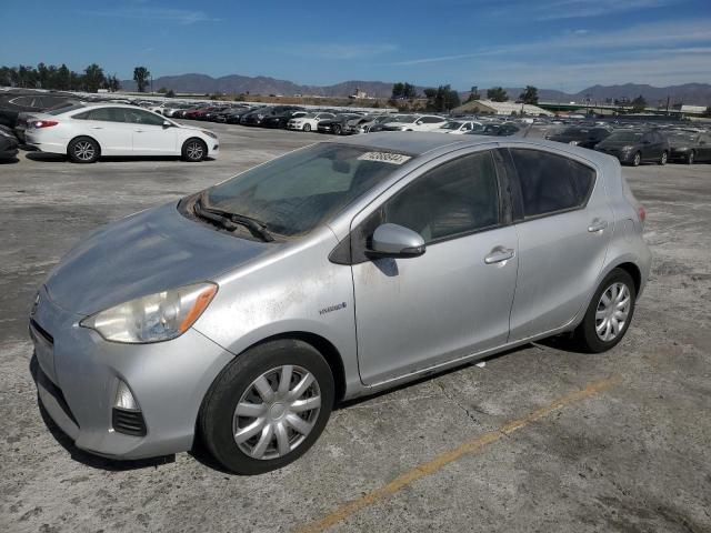 toyota prius c 2014 jtdkdtb38e1075696