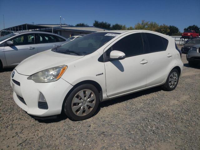 toyota prius c 2014 jtdkdtb38e1560047