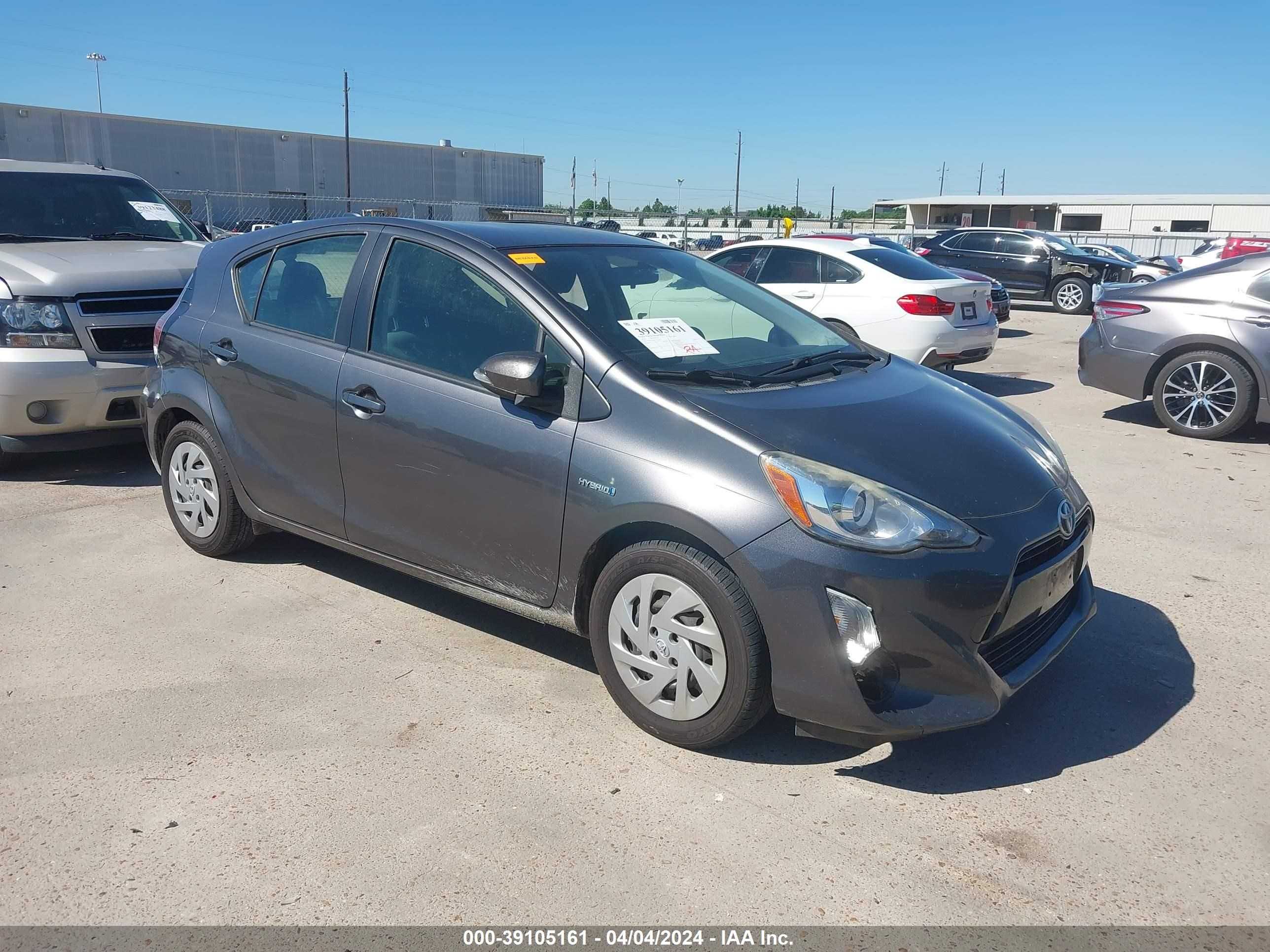 toyota prius c 2016 jtdkdtb38g1135706