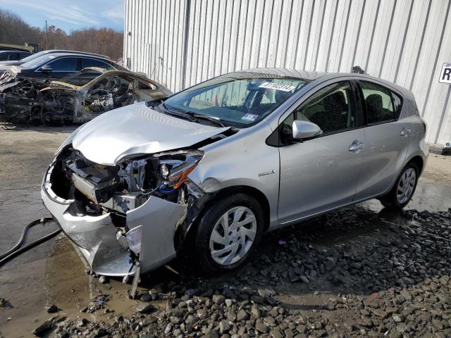 toyota prius c 2015 jtdkdtb39f1586710