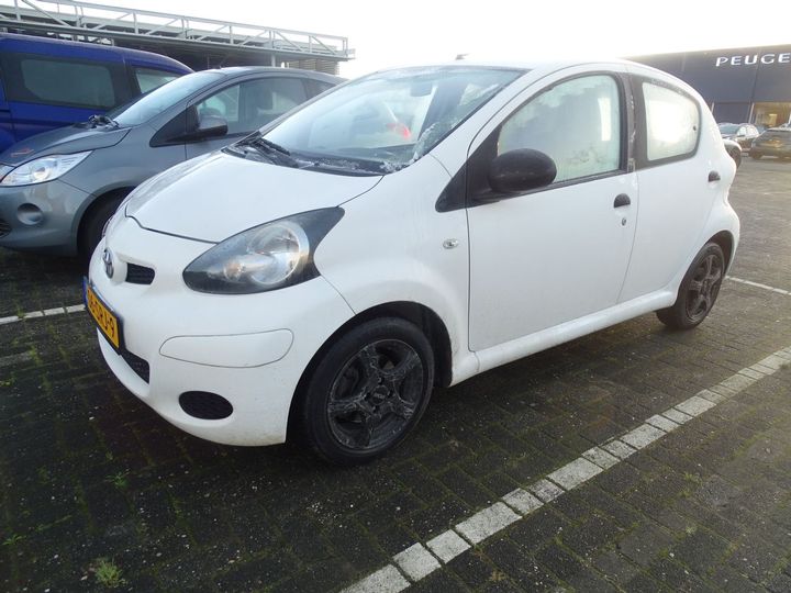 toyota aygo 2011 jtdkg12c70n570288