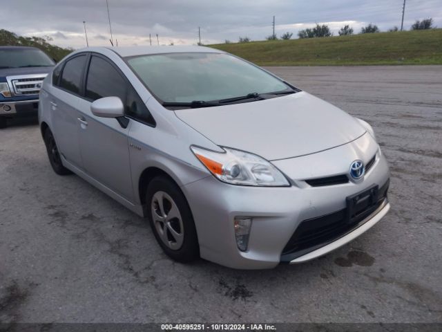 toyota prius 2015 jtdkn3du9f1902089