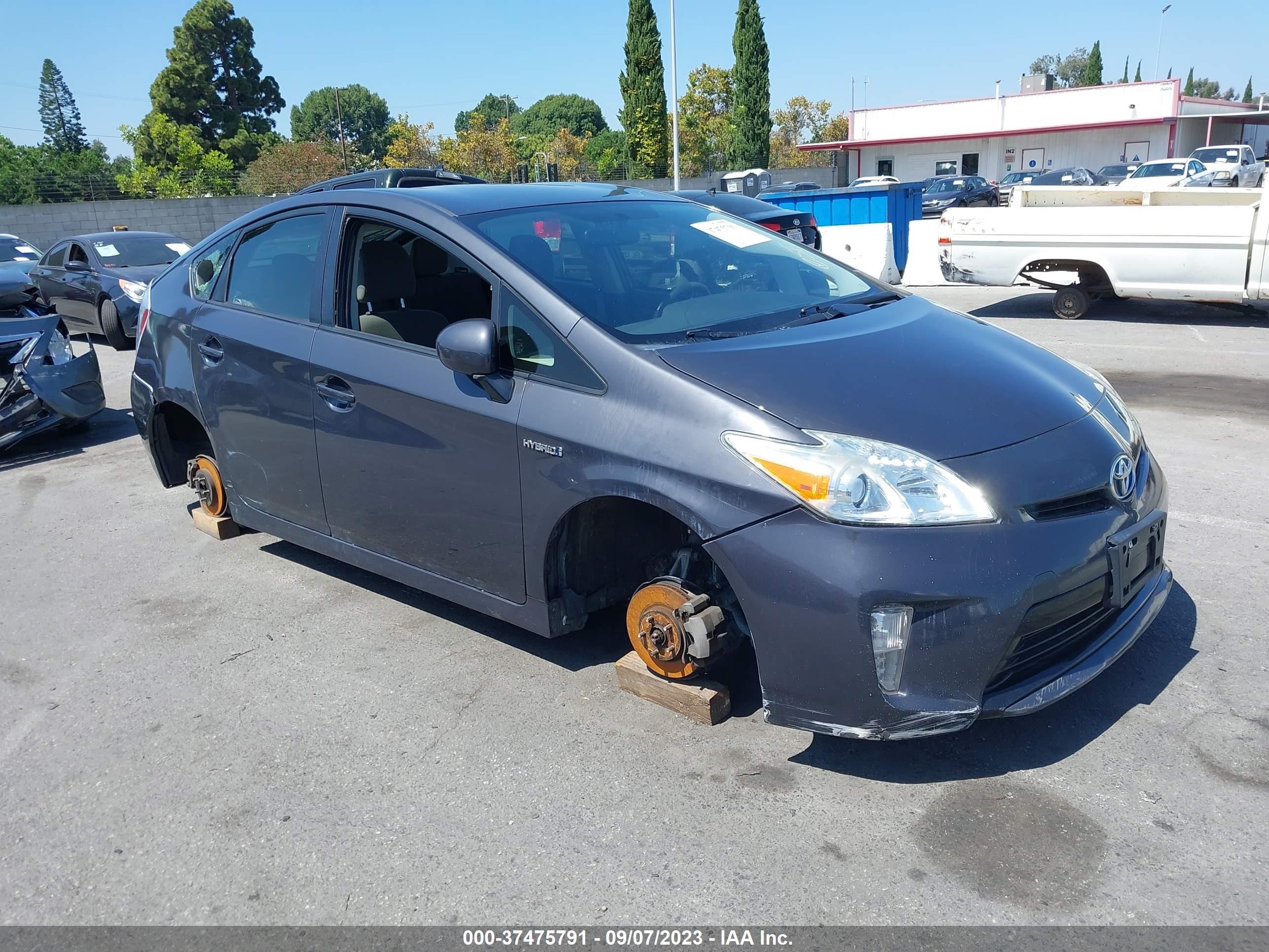 toyota prius 2015 jtdkn3du9f1908510