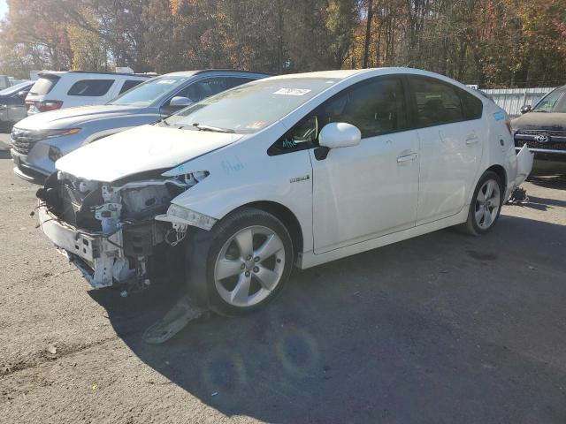 toyota prius 2015 jtdkn3du9f1955584