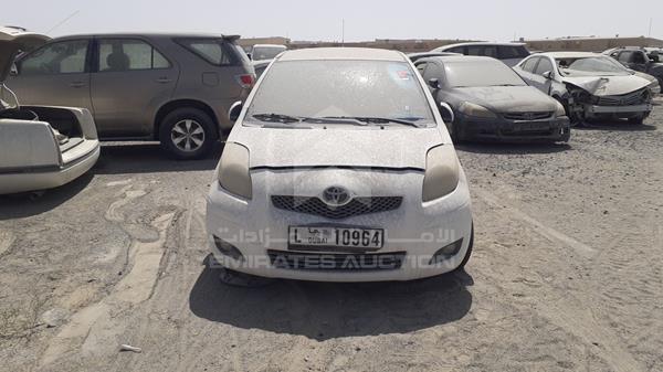 toyota yaris 2009 jtdkw923495124856