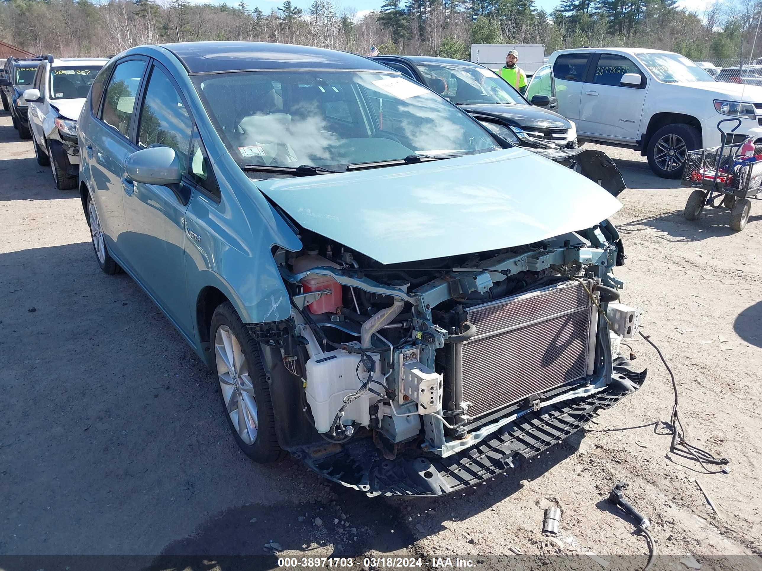 toyota prius v (+) 2014 jtdzn3eu8e3294050