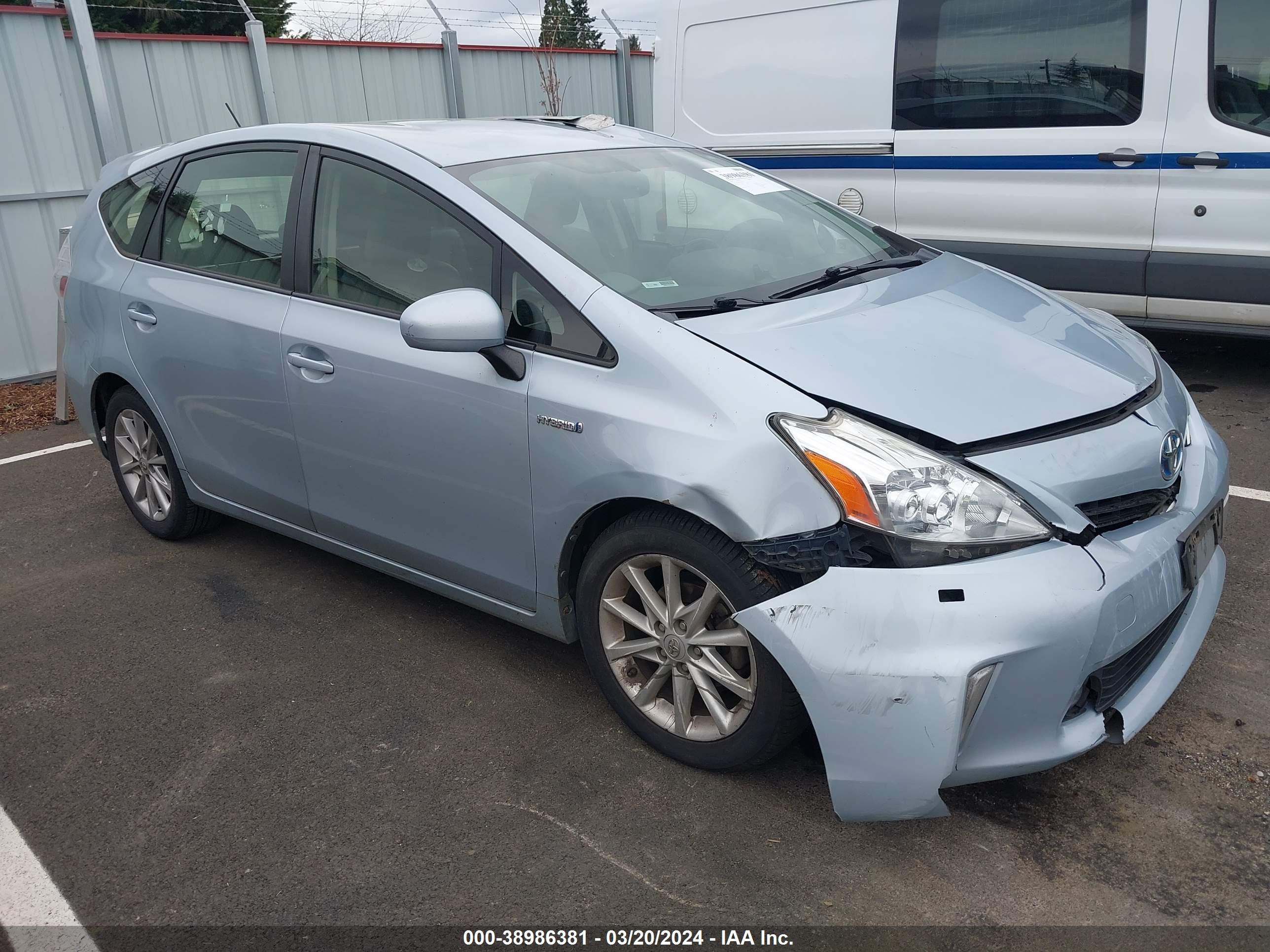 toyota prius v (+) 2014 jtdzn3eu9ej010582