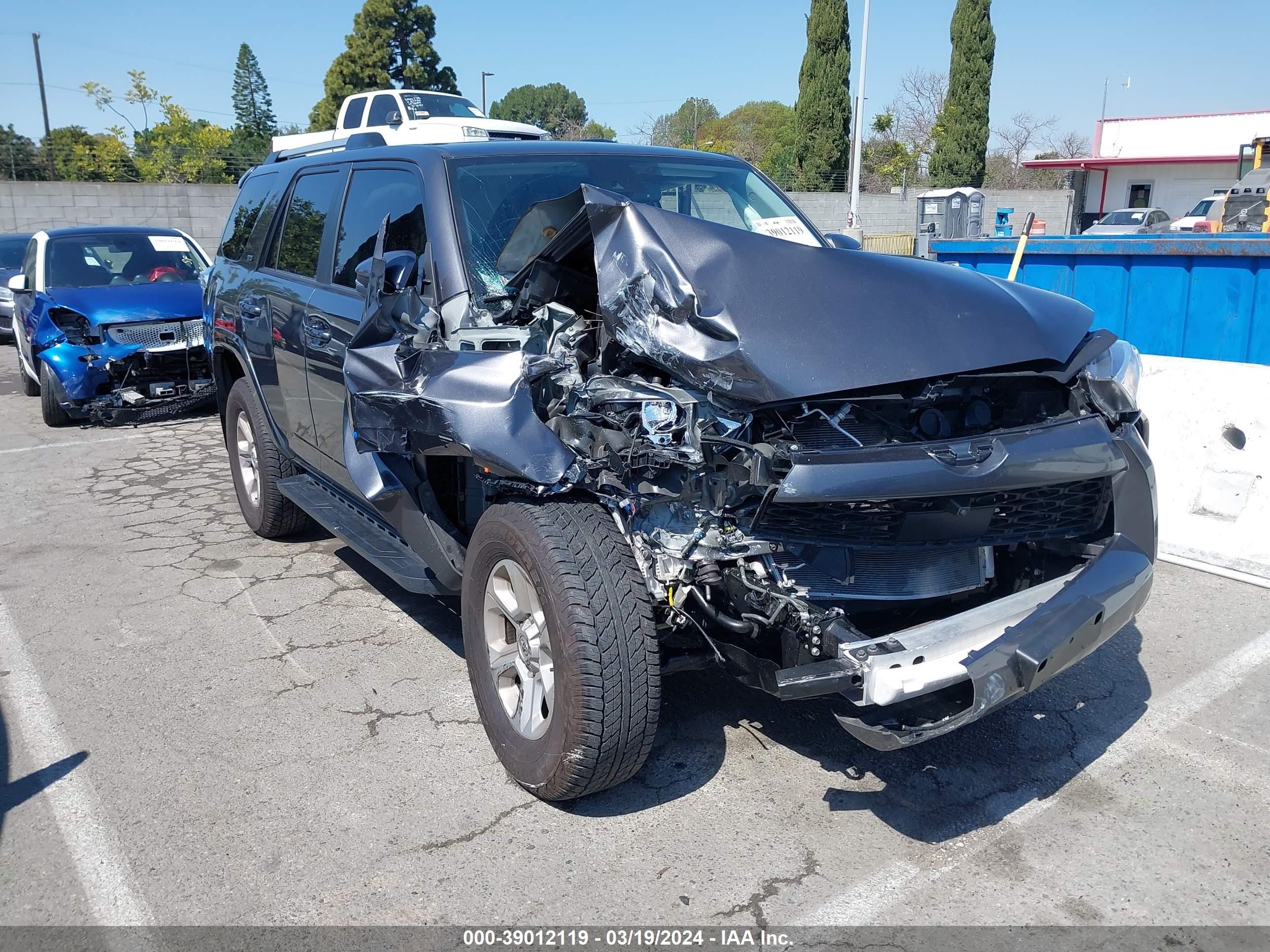 toyota 4runner 2023 jtenu5jr9p6142077