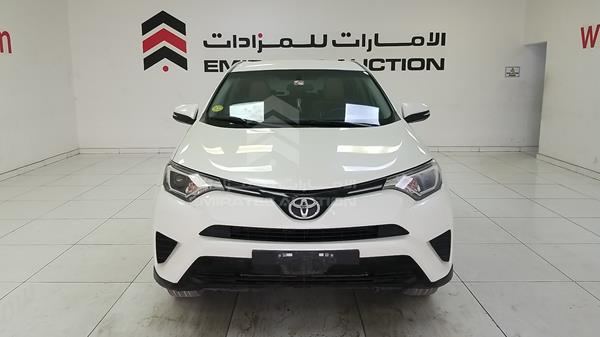 toyota rav 4 2018 jtmbf9ev2jd243965