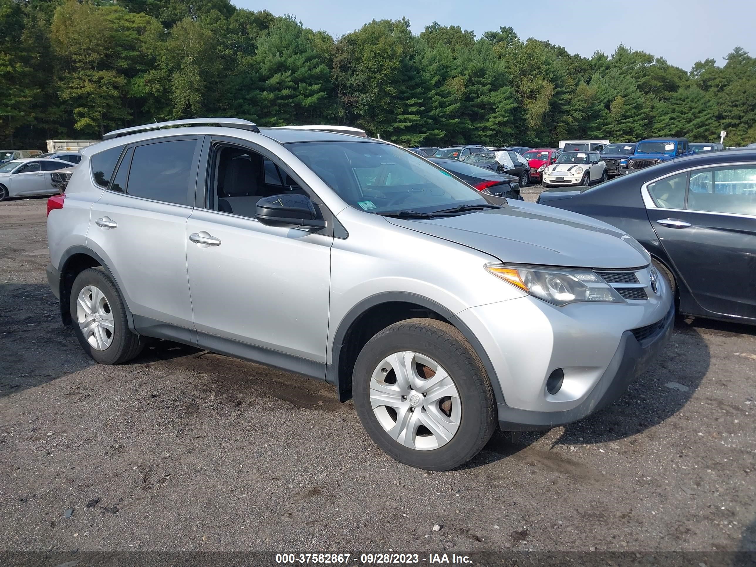 toyota rav 4 2015 jtmbfrev6fj018375