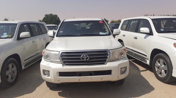 toyota land cruiser gxr v8 2014 jtmhv09j4e4144876