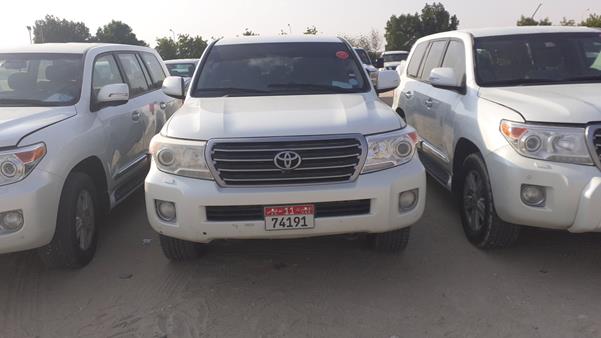 toyota land cruiser gxr v8 2014 jtmhv09j5e4144739