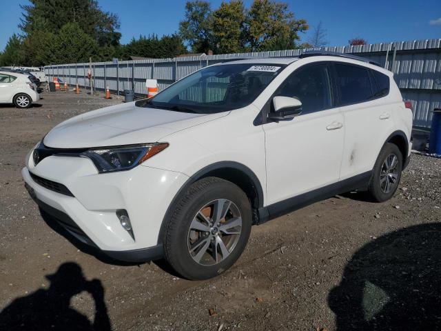 toyota rav4 xle 2017 jtmwfrev6hj117525