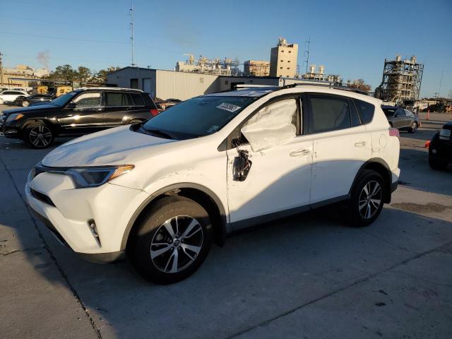 toyota rav4 xle 2017 jtmwfrev8hd096045