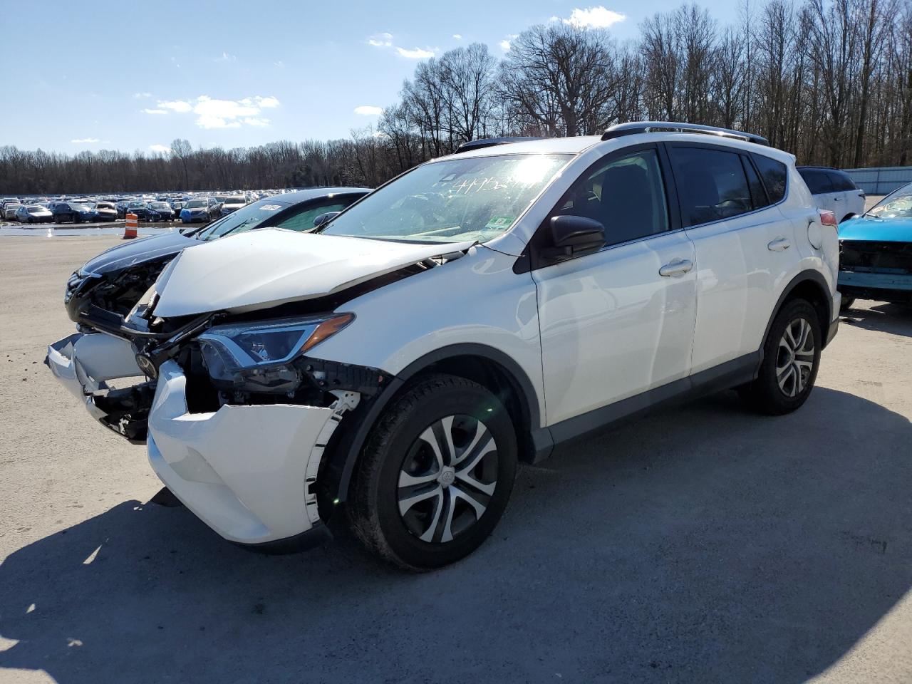 toyota rav 4 2018 jtmzfrev6jj749895