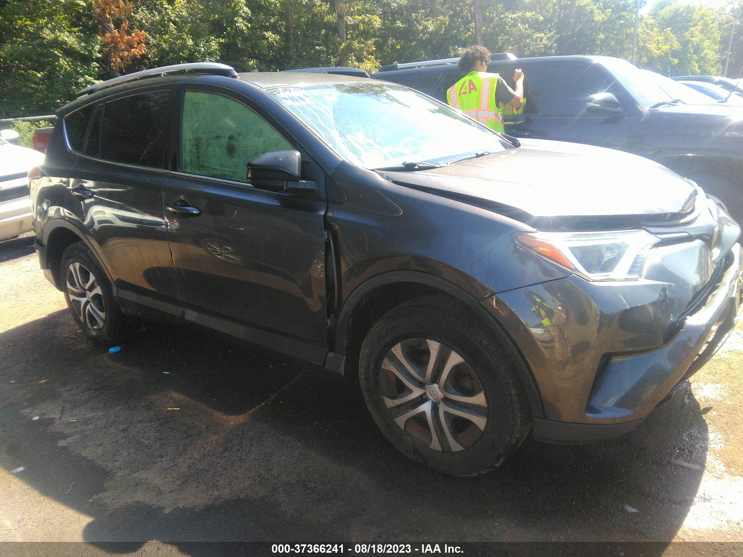 toyota rav 4 2017 jtmzfrev7hj125467