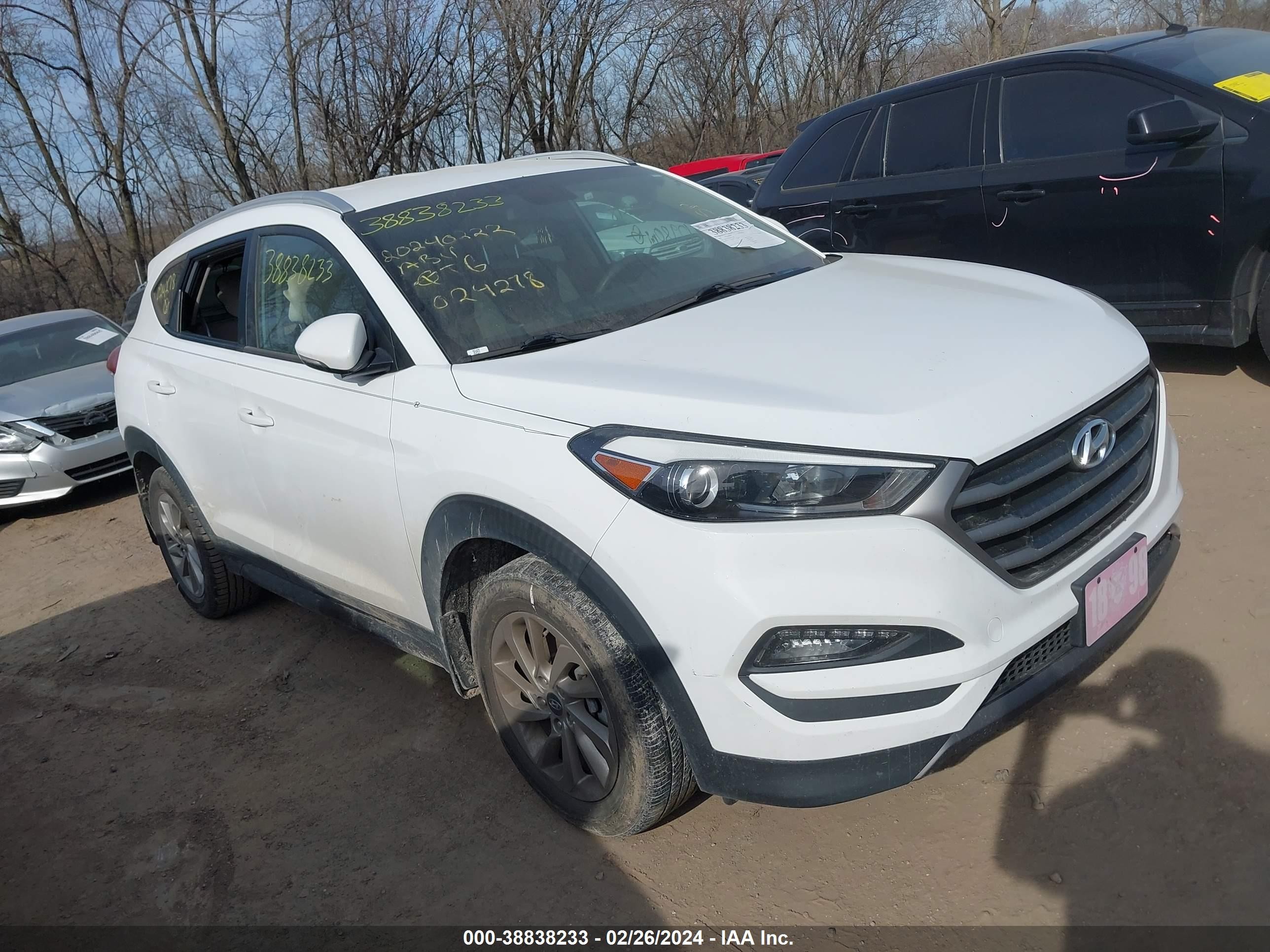 hyundai tucson 2016 km8j33a24gu024278