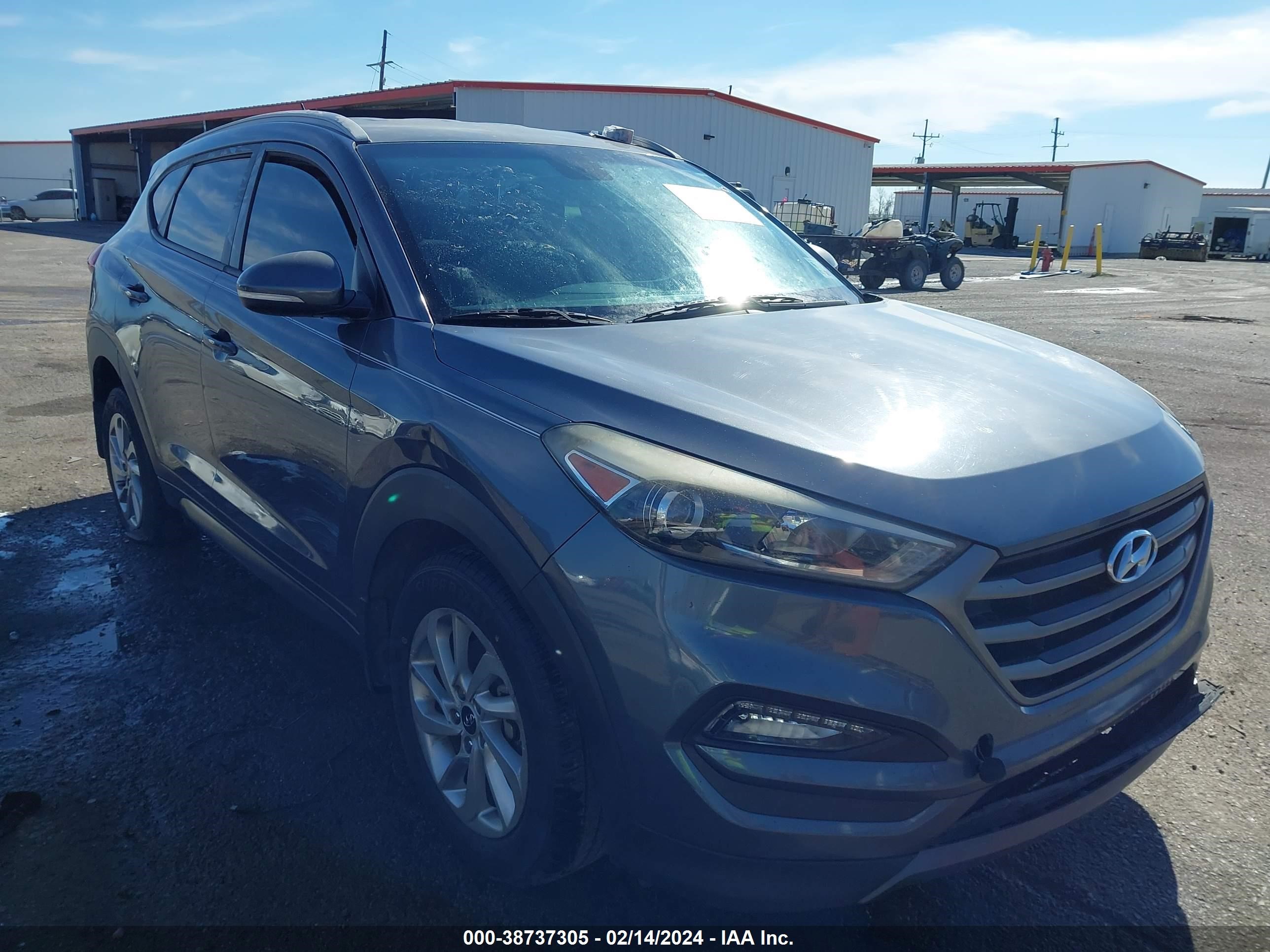 hyundai tucson 2016 km8j33a25gu077359