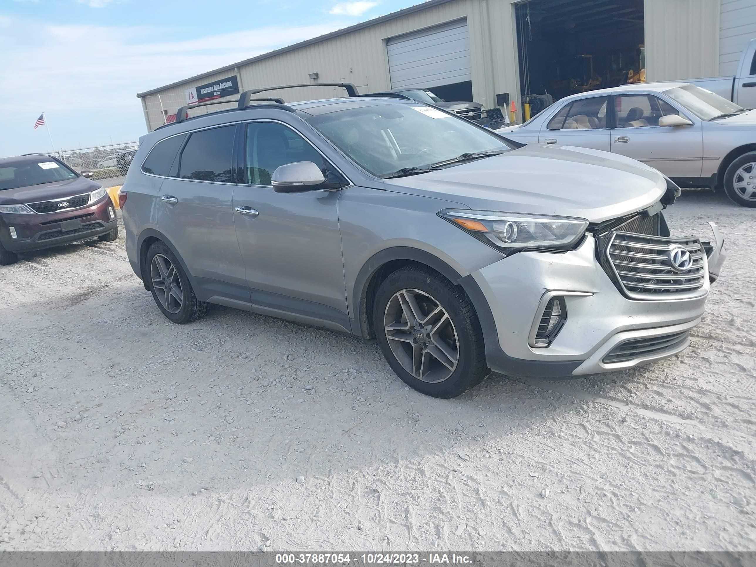 hyundai santa fe 2017 km8sr4hf8hu249659