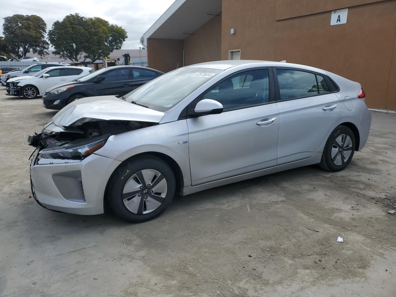 hyundai ioniq 2019 kmhc65lc4ku108157